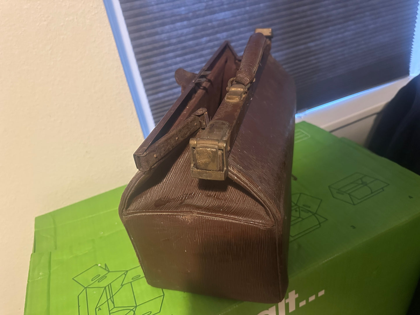 THE DOCTOR BAG