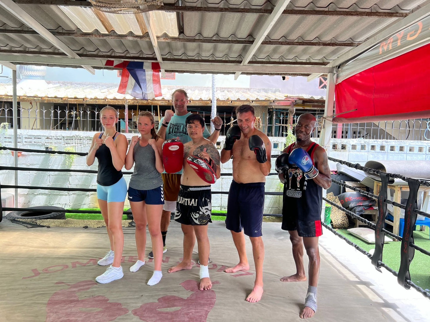 FIGHT AND WORKOUT (JOM)